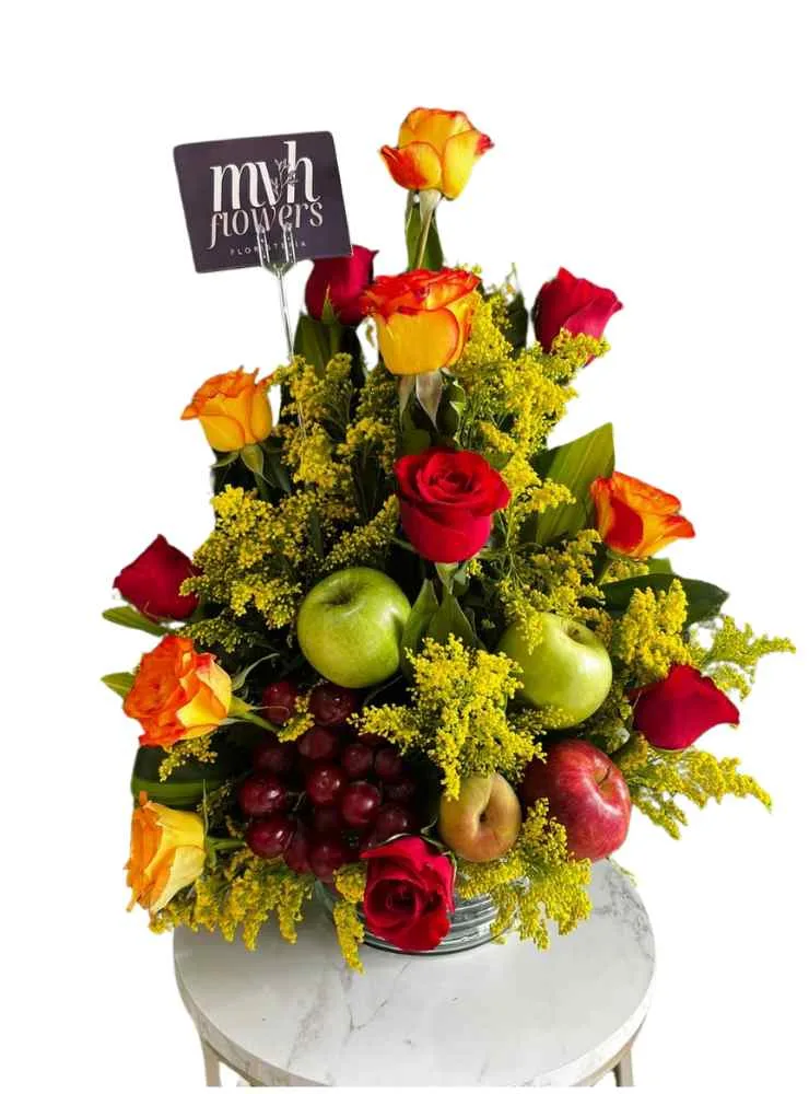 Arreglo de Rosas y Frutas